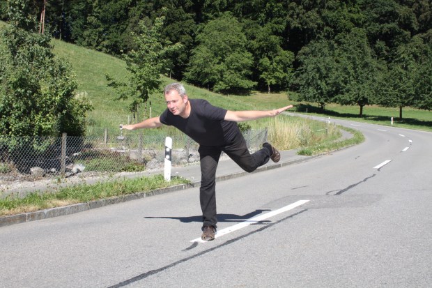 Waage-mutig und standhaft: Reporter nach der Weindegustation.