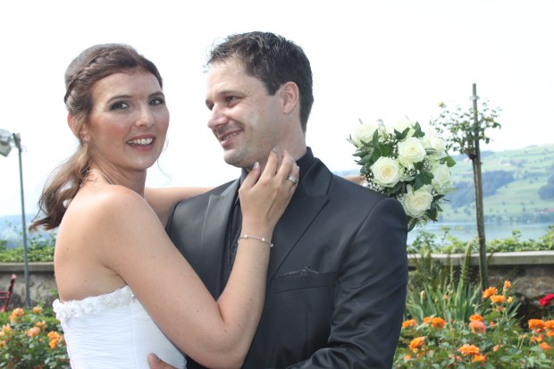     Das Hochzeitspaar: Manuela Bellwald und Carlo Anthamatten aus Schötz.